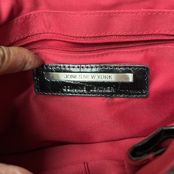 Jones of New York Crossbody Bag - Picture 9 of 9
